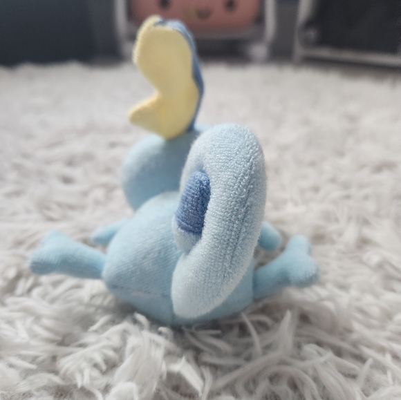 Sobble Pokémon Comfy Cuddlers Plush - Picture 2 of 3
